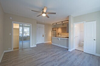 432 W Belmont Ave in Chicago, IL - Building Photo - Building Photo