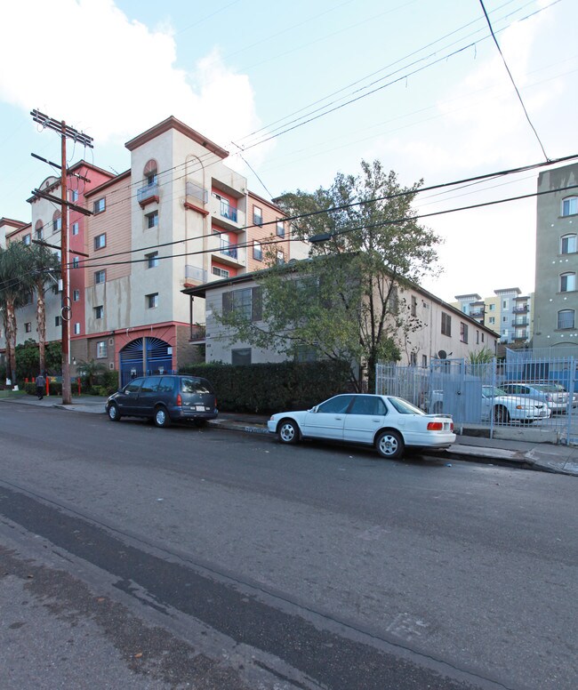 428 Witmer St in Los Angeles, CA - Building Photo - Building Photo
