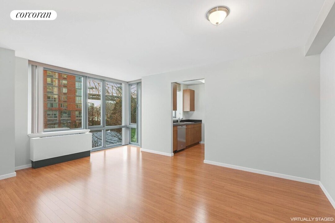 455 Main St in New York, NY - Building Photo