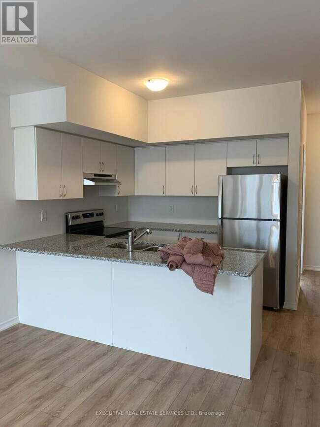 99 Danzatore Path in Oshawa, ON - Building Photo - Building Photo