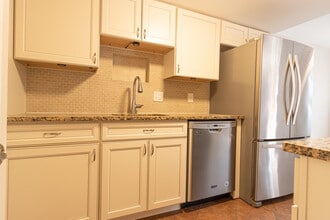 6558 Gildar St in Alexandria, VA - Building Photo - Building Photo