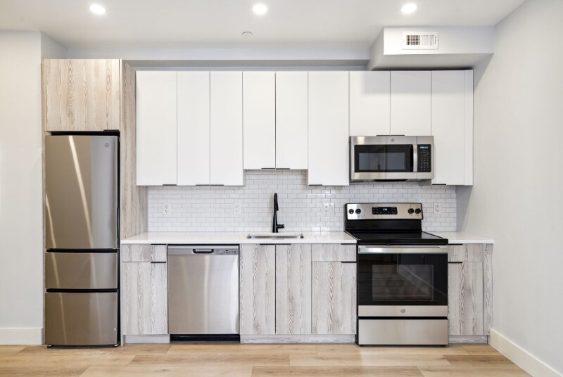 3439 W Lancaster Ave in Philadelphia, PA - Building Photo
