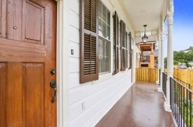 2122 St Roch Ave in New Orleans, LA - Building Photo - Building Photo