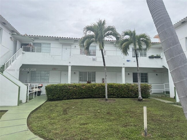 7130 Rue Versailles Dr in Miami Beach, FL - Building Photo - Building Photo