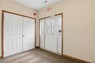 1130 Orchard Park Rd in West Seneca, NY - Foto de edificio - Building Photo