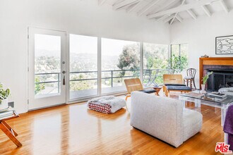 1975 Micheltorena St in Los Angeles, CA - Building Photo - Building Photo