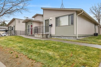 Rosepark Plaza Apartments in Billings, MT - Building Photo - Building Photo