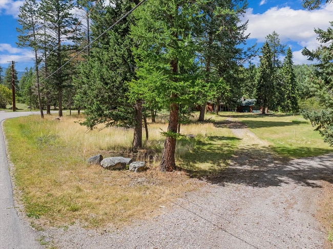 property at 635 Blacktail Rd