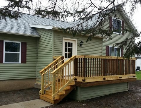 207 Ballard St in Sharon, WI - Building Photo