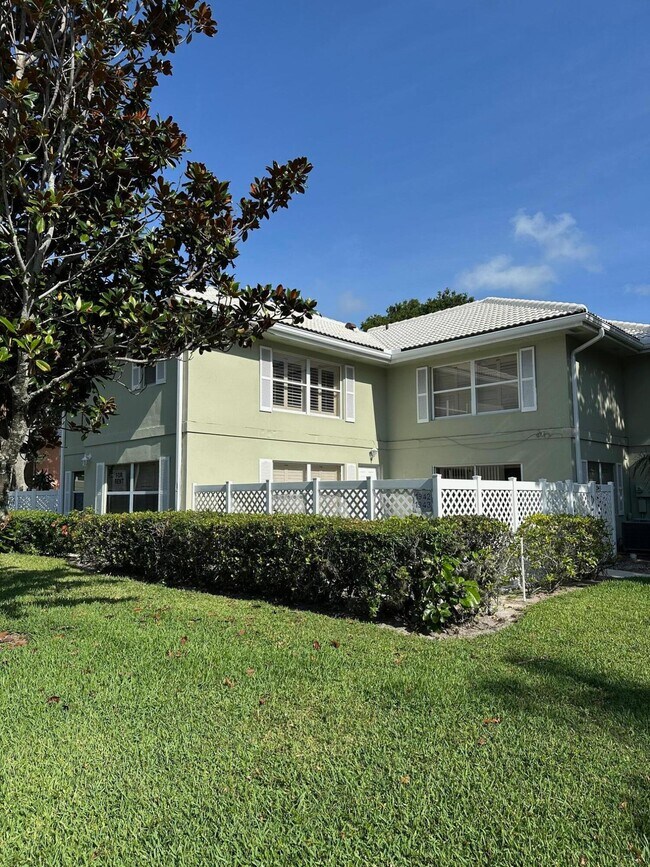 property at 1943 Stratford Way