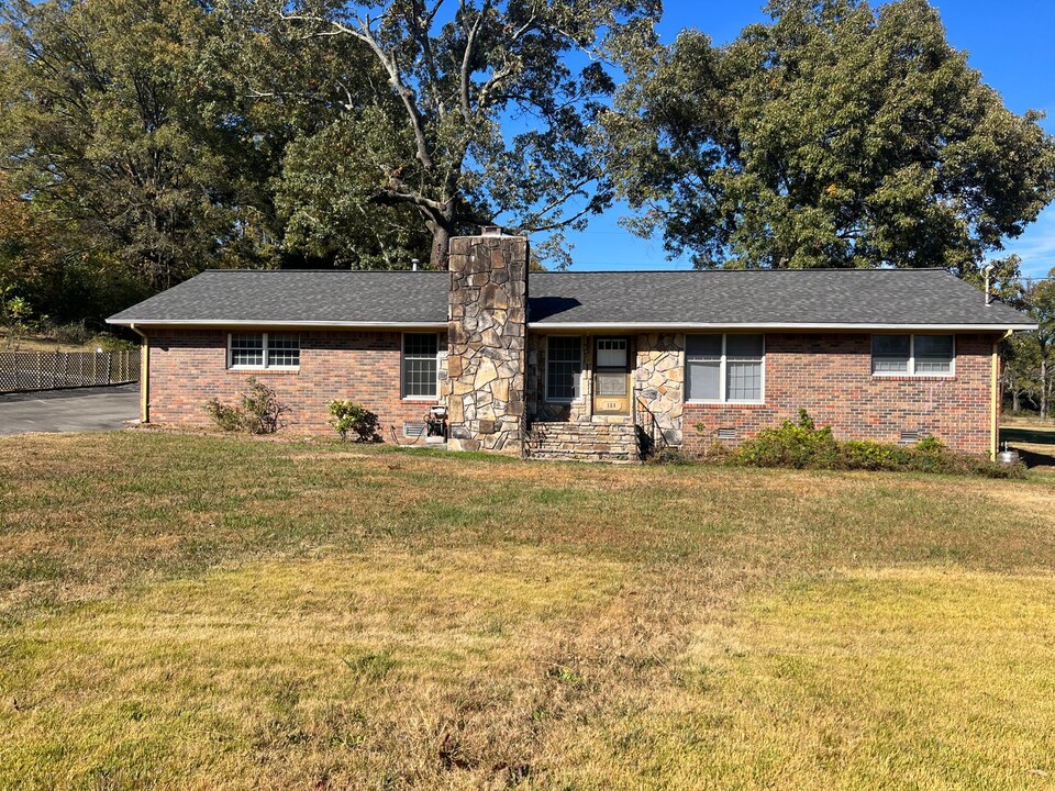 120 Curtis Rd in Dalton, GA - Building Photo