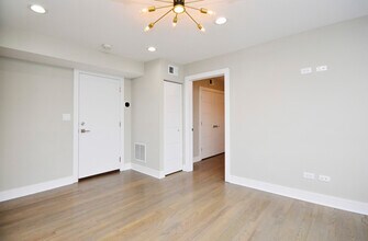 5710 N Hermitage Ave-Unit -103 in Chicago, IL - Building Photo - Building Photo