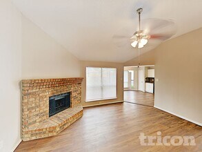 1810 Grayson Ave in Mesquite, TX - Foto de edificio - Building Photo