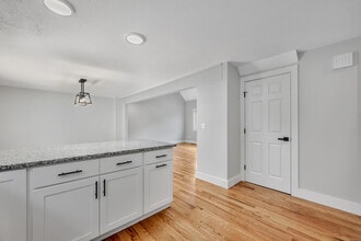 103 Sprucedale Dr in Waterbury, CT - Building Photo - Building Photo