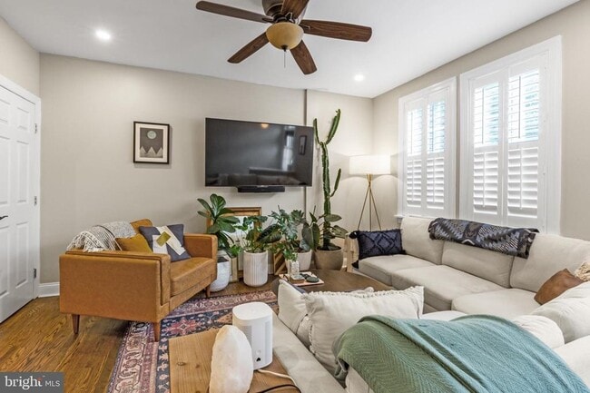 239 E Thompson St in Philadelphia, PA - Building Photo - Building Photo