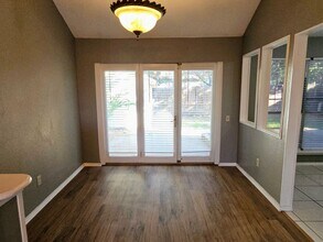 3813 Waxwing Cir S in Fort Worth, TX - Foto de edificio - Building Photo