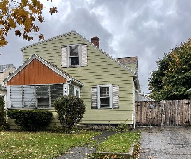 886 Glide St Rentals in Rochester, NY