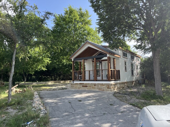 property at 601 Spur 100