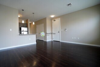 625 McGrath Hwy in Somerville, MA - Foto de edificio - Building Photo