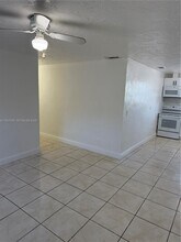 2257 NW 33rd St, Unit 0 in Miami, FL - Building Photo - Building Photo