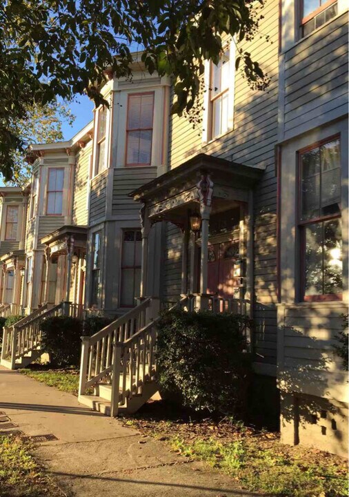 316 W Hall St-Unit -B in Savannah, GA - Building Photo