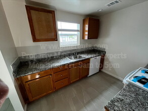 2206 Buena Vista Ave in Stockton, CA - Building Photo - Building Photo