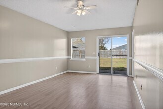 8745 Buzz Ct in Jacksonville, FL - Building Photo - Building Photo