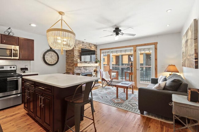 property at 421 S Main St