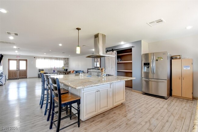 property at 603 Palmhurst Dr