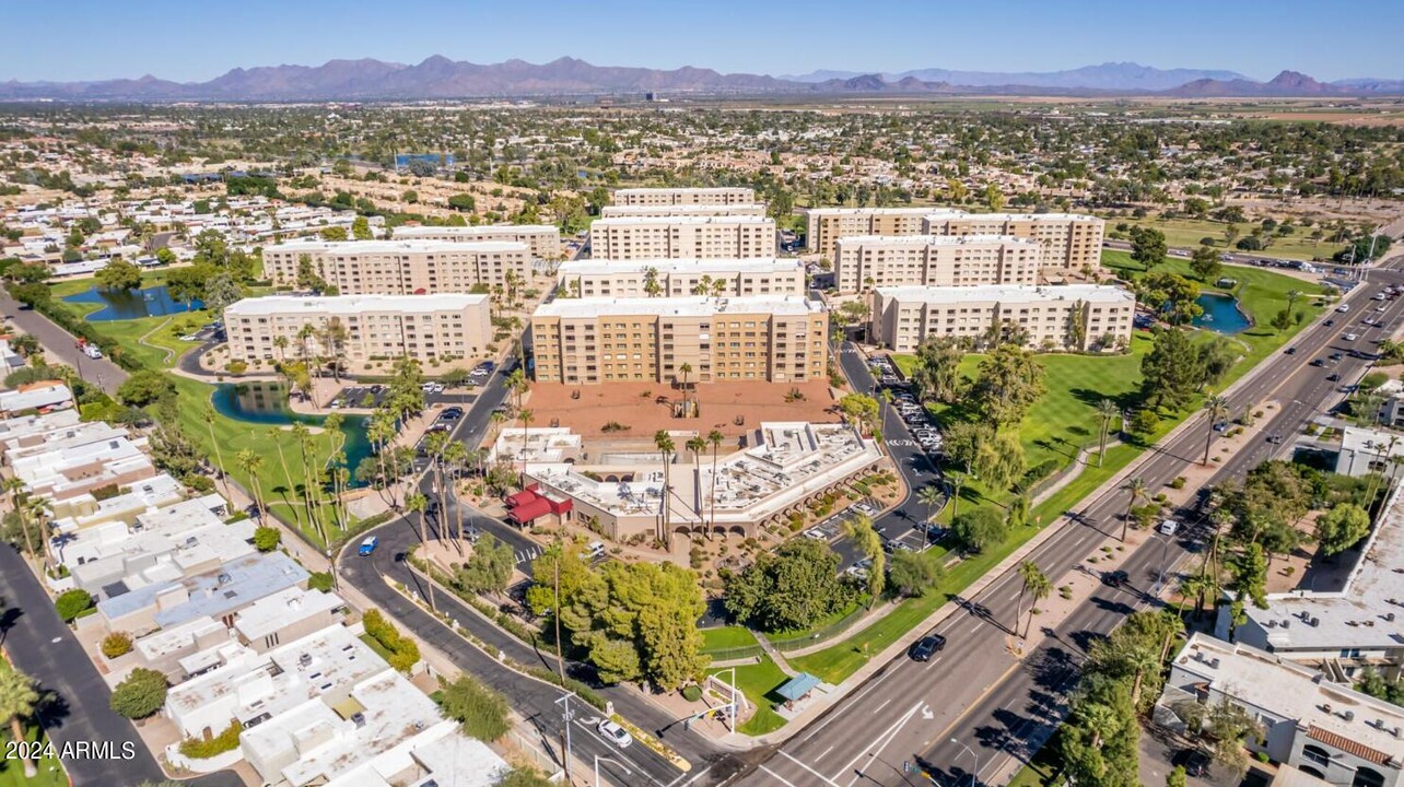 7910 Camelback Rd in Scottsdale, AZ - Building Photo