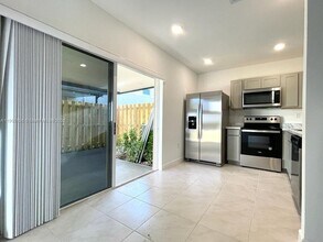 441 NE 5th Terrace in Florida City, FL - Building Photo - Building Photo