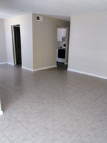 1714 Cedar Lake Dr in Baton Rouge, LA - Building Photo