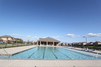 24518 Lorenzo Glaze Trail in Katy, TX - Foto de edificio - Building Photo