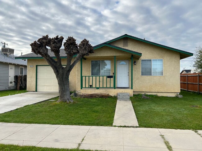 property at 1417 Hall Ave