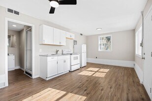 23rd East in Des Moines, IA - Building Photo