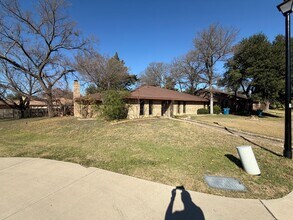 711 The Meadows Pkwy in Desoto, TX - Building Photo - Building Photo