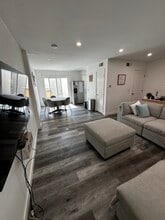 19858 Leighton Ln in Huntington Beach, CA - Building Photo - Building Photo