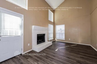 1111 Brewer Dr in Cedar Hill, TX - Foto de edificio - Building Photo