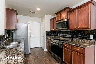 5551 Rainbow Rd. in Mont Belvieu, TX - Building Photo - Building Photo