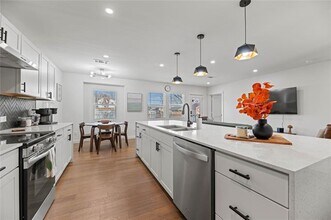 1415 Mountain Lake Rd in Dallas, TX - Building Photo - Building Photo