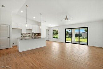 2607 38th St SW in Lehigh Acres, FL - Building Photo - Building Photo