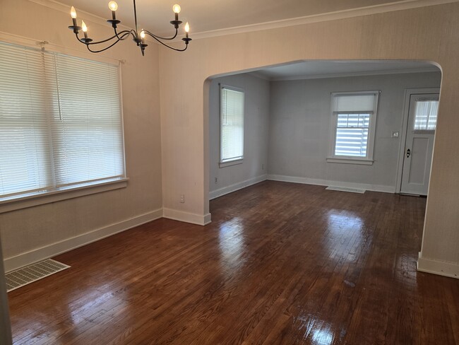 204 19th Ave in Moline, IL - Building Photo - Building Photo