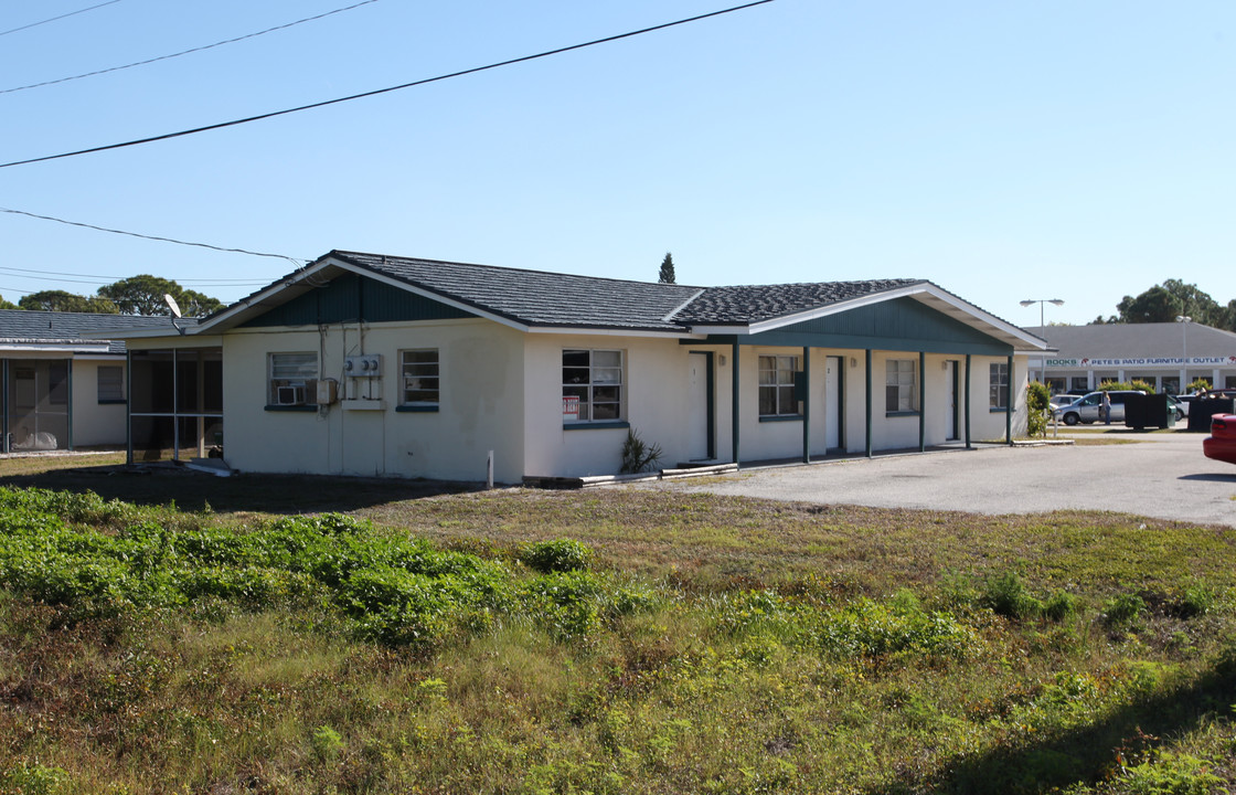 2014 Willow Ave in Englewood, FL - Building Photo