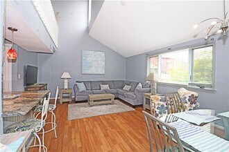 303 Swans Wharf Row in Newport, RI - Building Photo - Building Photo