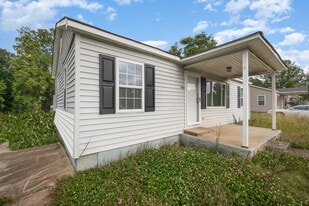 1043 Mountain Crest Dr in Kings Mountain, NC - Building Photo