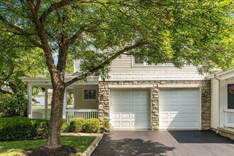 484 Serenity Dr in Columbus, OH - Building Photo - Building Photo