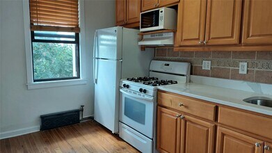 65 Hausman St in Brooklyn, NY - Building Photo - Building Photo