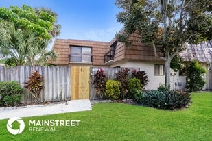 4011 Palm Bay Cir in West Palm Beach, FL - Building Photo