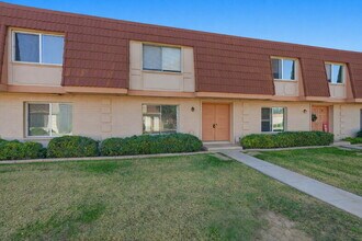 1628 E Logan Dr in Tempe, AZ - Foto de edificio - Building Photo