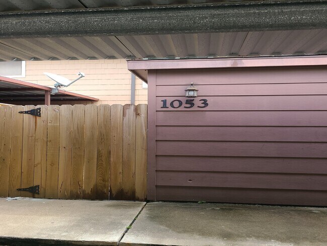 property at 1053 Willow Oaks Cir